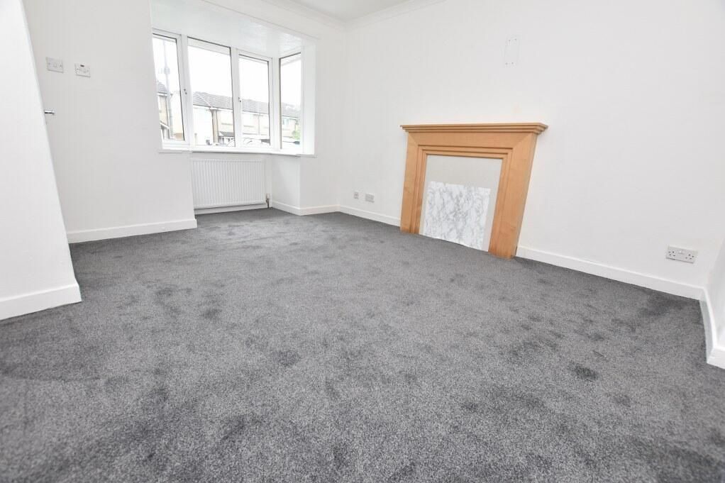 Property photo 3 of 13 Living Room