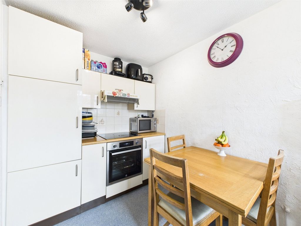 Property photo 2 of 19 Picture No. 12