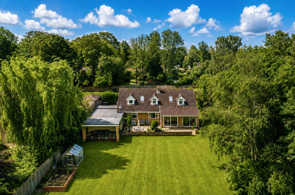 Property photo 2 of 38