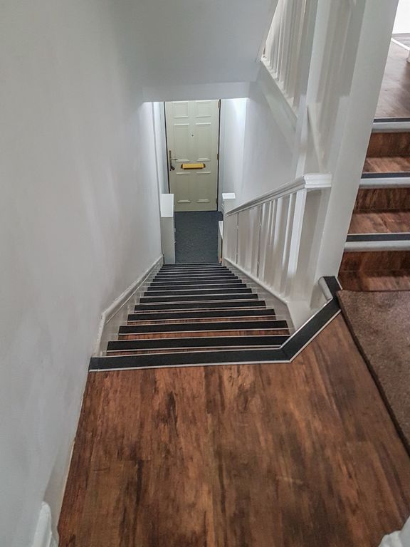Property photo 2 of 13 4411463