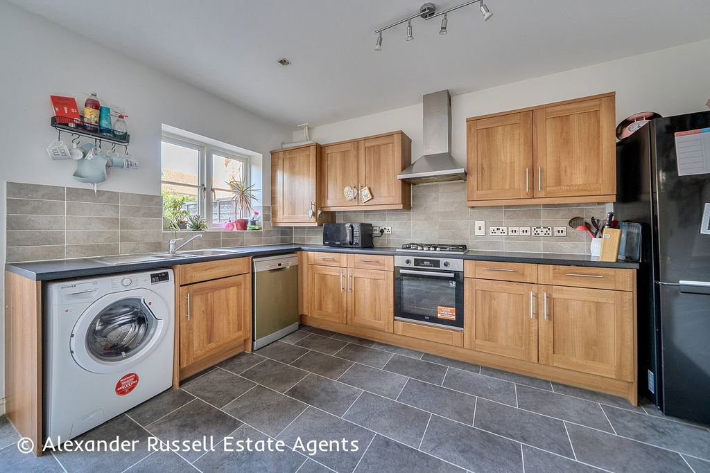 Property photo 3 of 26