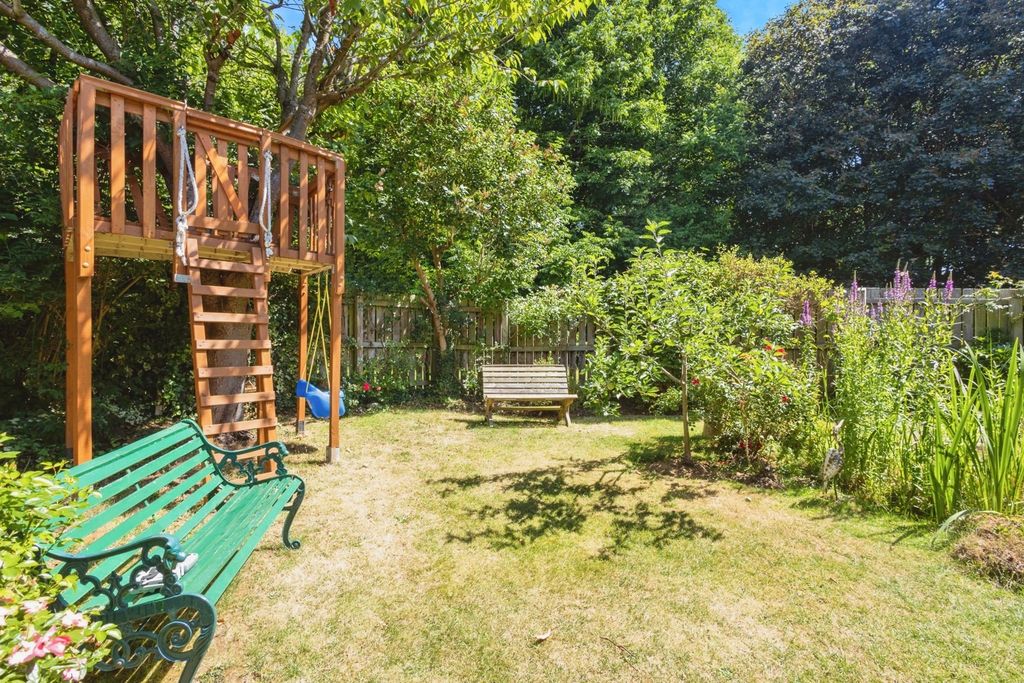Property photo 2 of 26 Garden