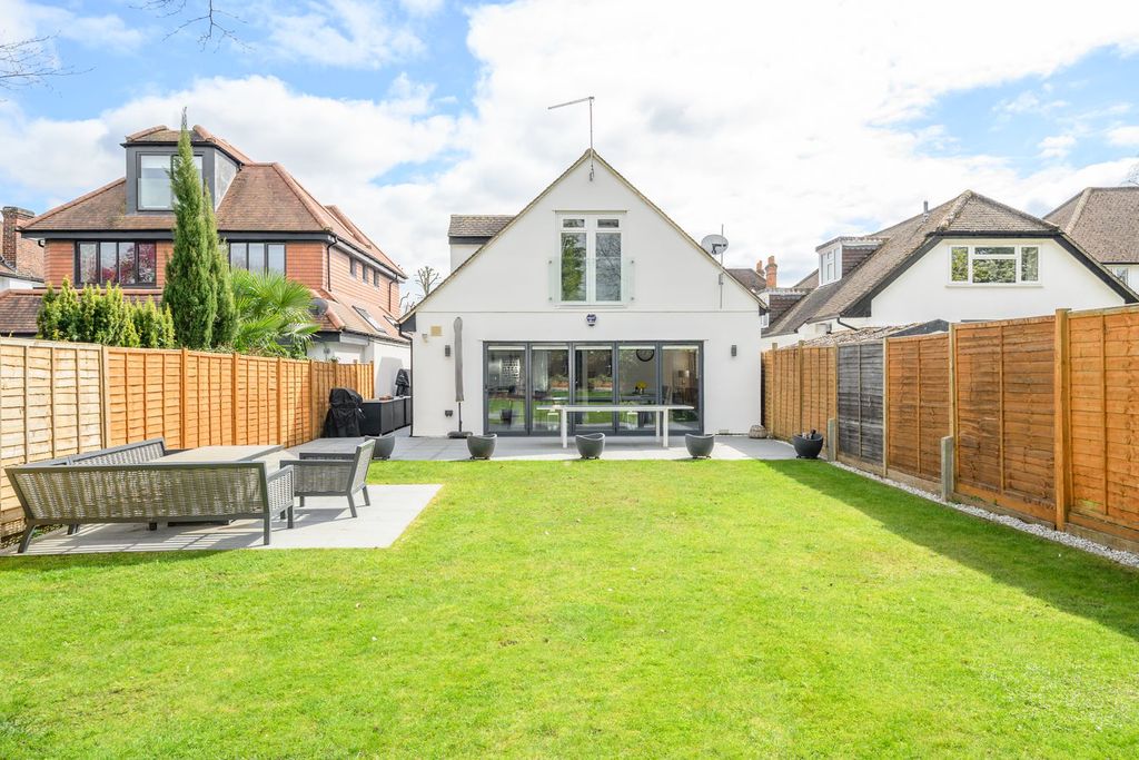 Property photo 1 of 24
