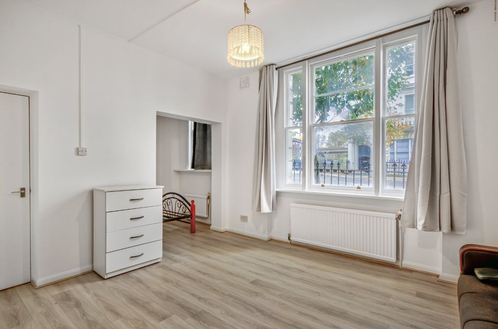 Property photo 2 of 10 Reception