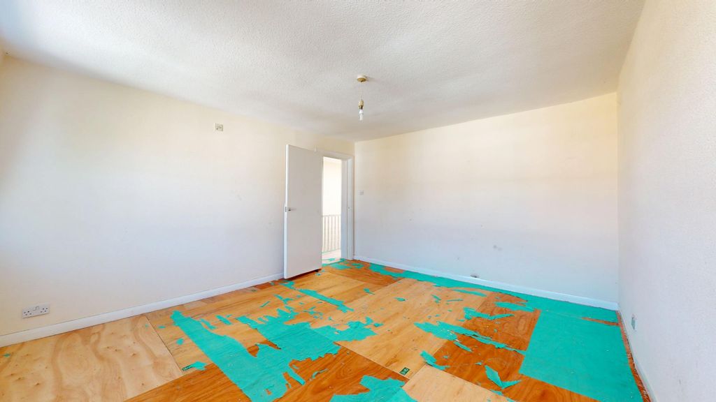 Property photo 3 of 11 Flat C, 2 Wyndham Crescent, Tufnell Park, London, N19 5Qj
