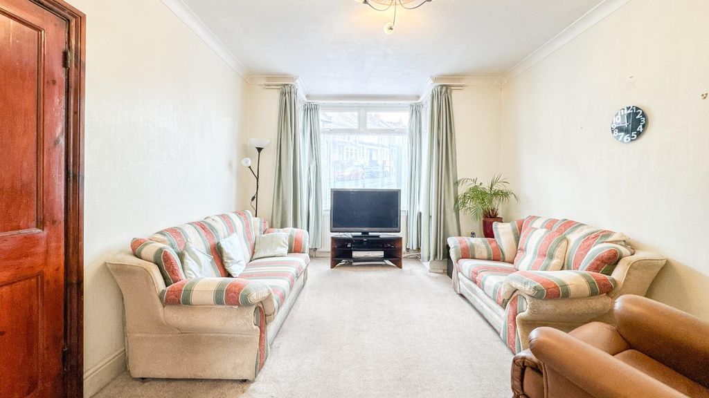 Property photo 2 of 18 Untitled-5918.Jpg