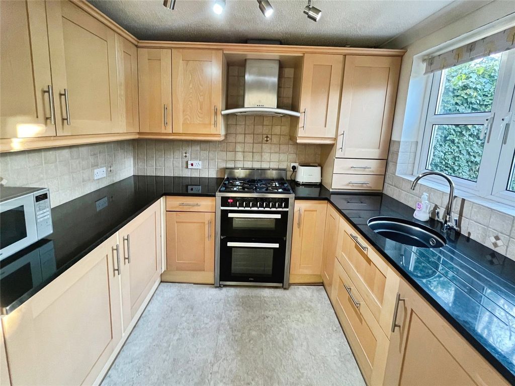 Property photo 2 of 14 Kitchen