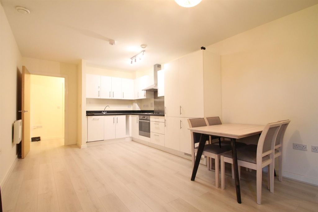 Property photo 1 of 5