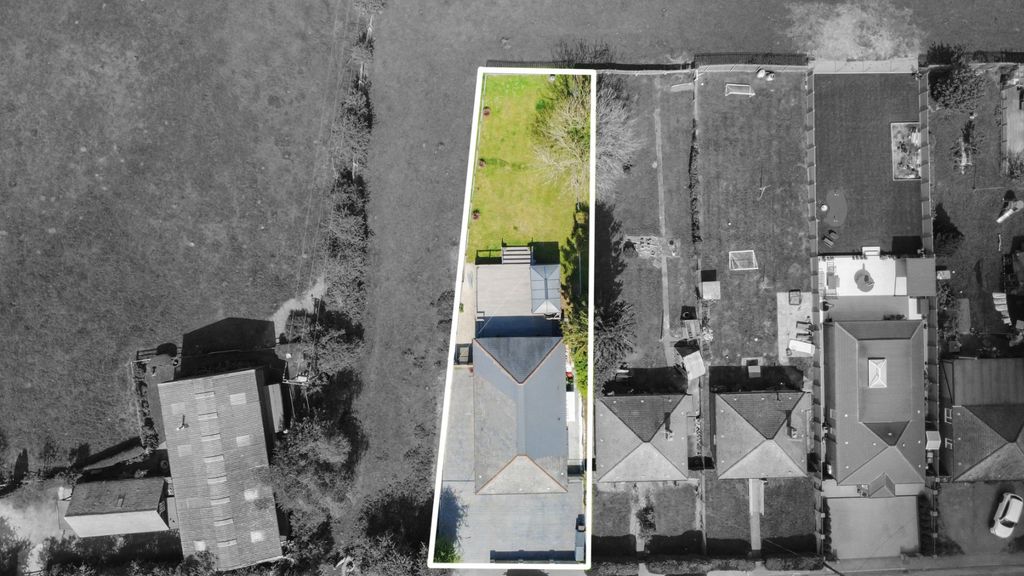 Property photo 3 of 31 4936734
