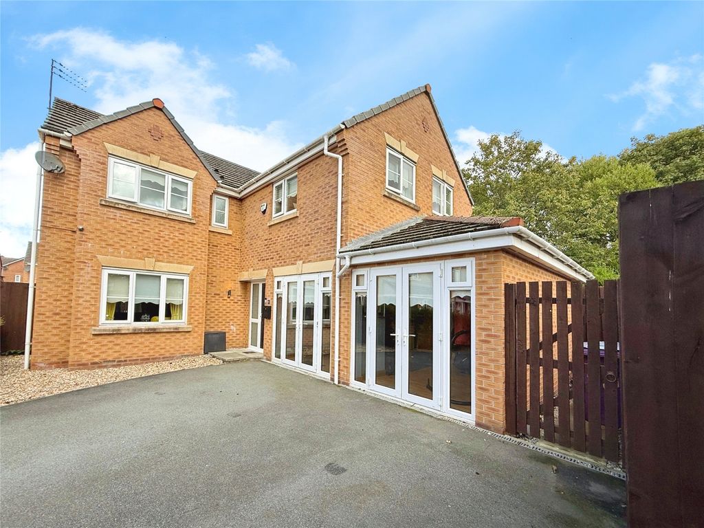 Property photo 1 of 38 Picture No. 04