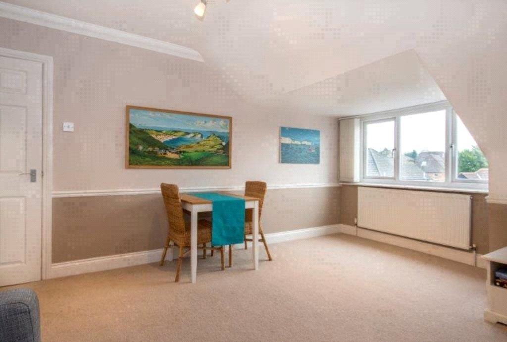 Property photo 2 of 9 Lounge