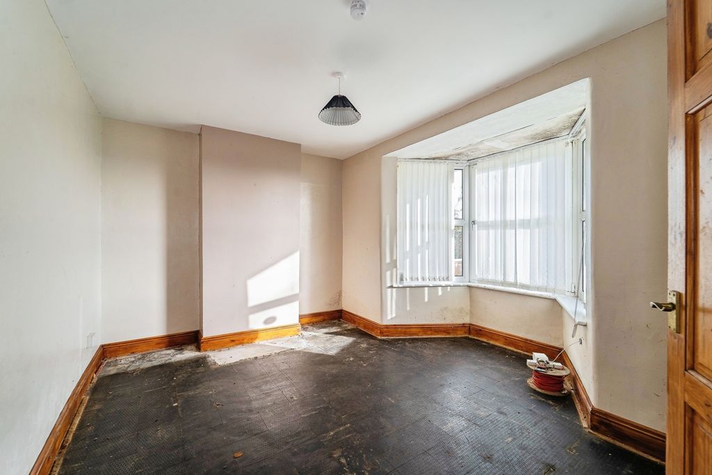 Property photo 2 of 31 Pbox-Img.Jpg