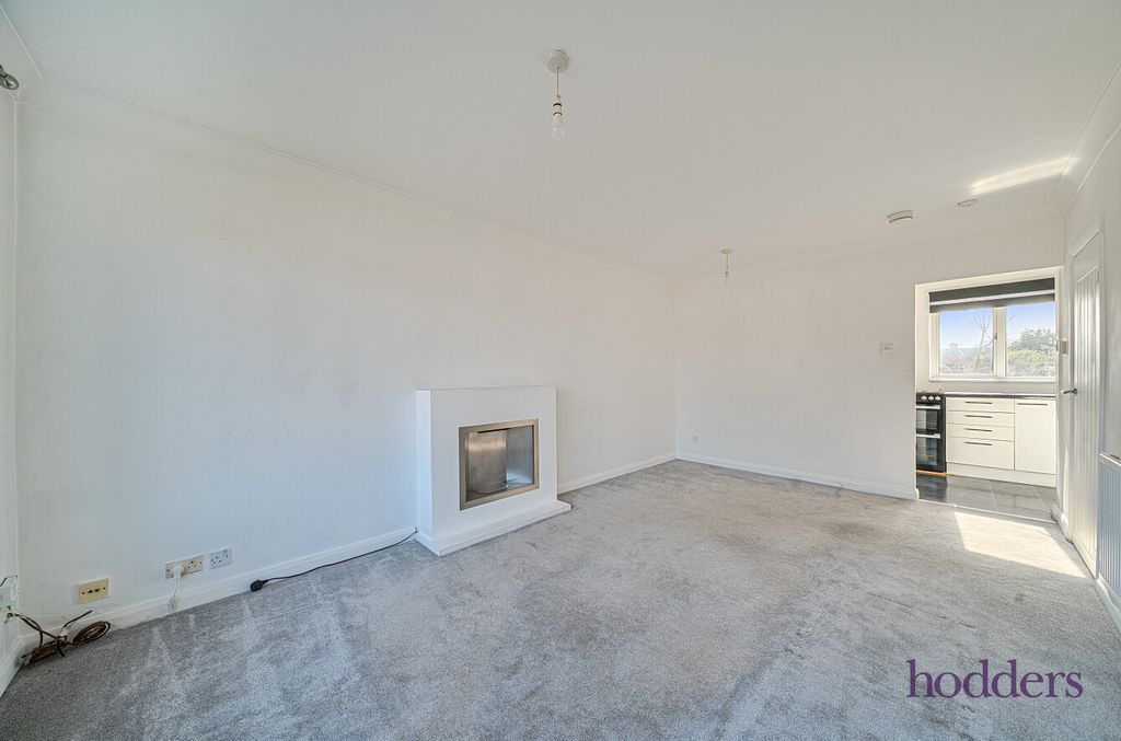 Property photo 2 of 15 1d9d6cc6-7c2d-493...