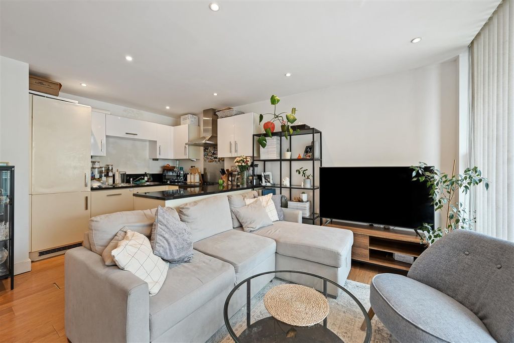 Property photo 3 of 7 05-c61Edsc_8827 (1).Jpg