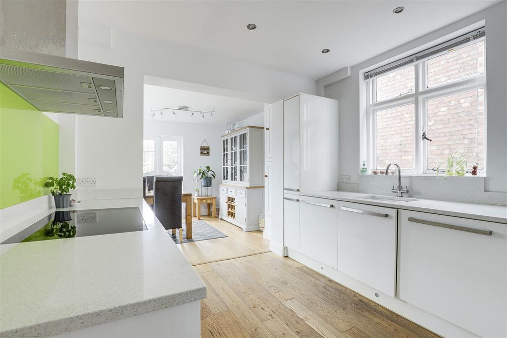 Property photo 2 of 31 7721.Jpg