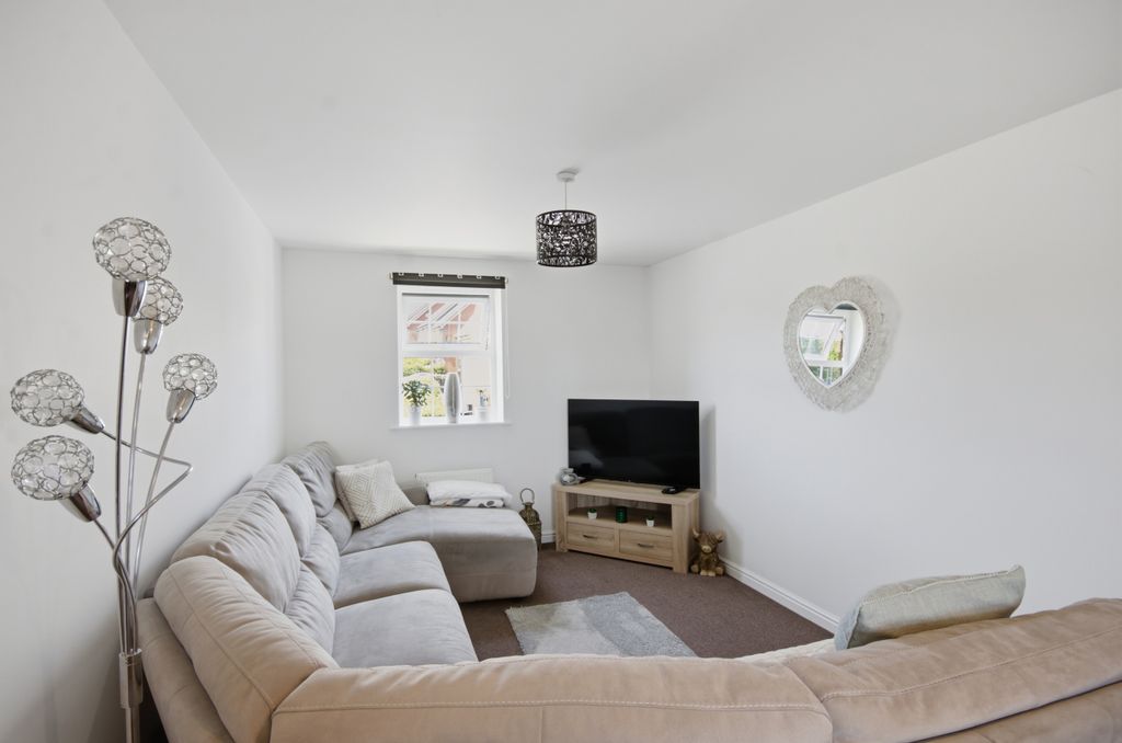 Property photo 2 of 7