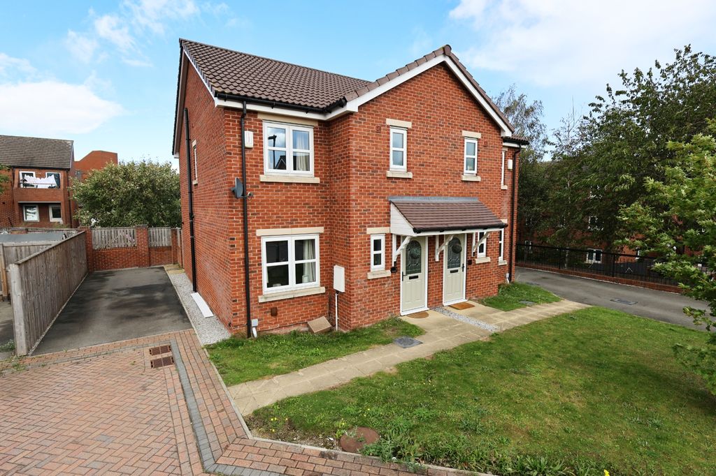 Property photo 1 of 19 Picture No. 03