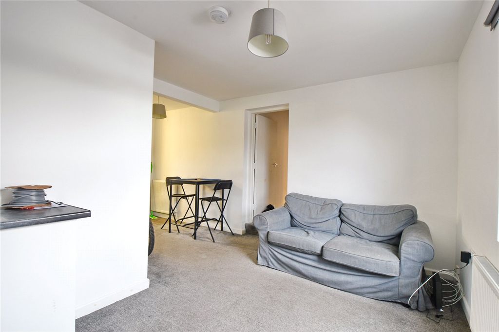 Property photo 2 of 9 Picture No. 16