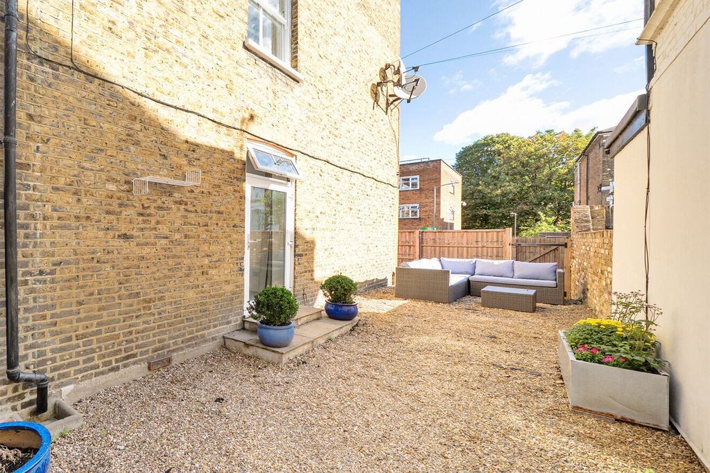 Property photo 3 of 9 Picture No. 27