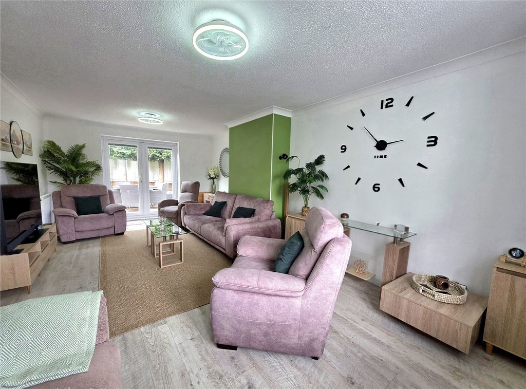 Property photo 3 of 40 Picture No. 04