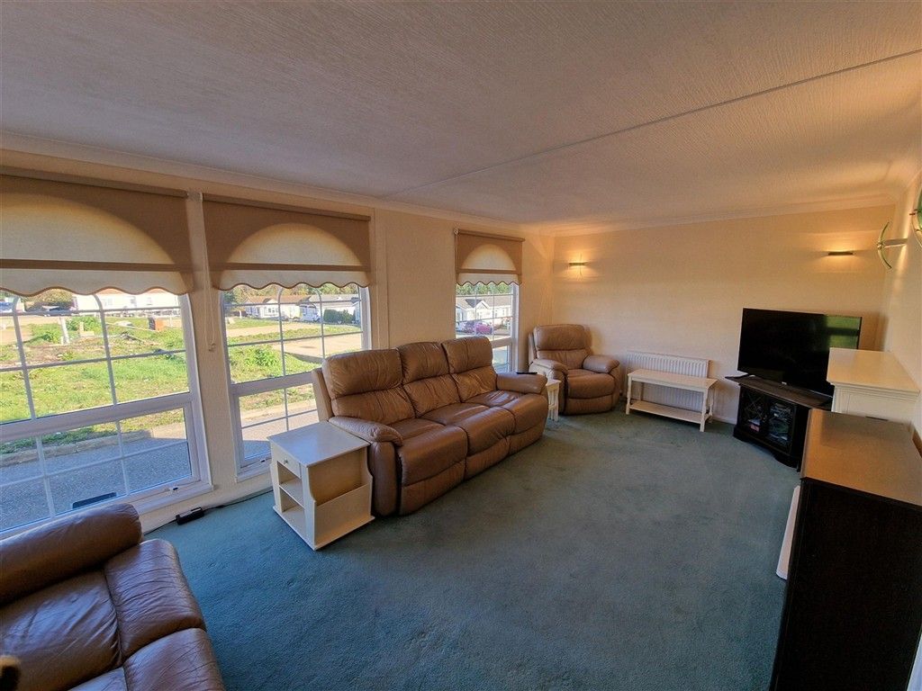 Property photo 2 of 7 Lounge