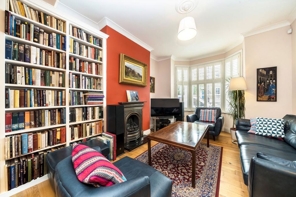 Property photo 2 of 12