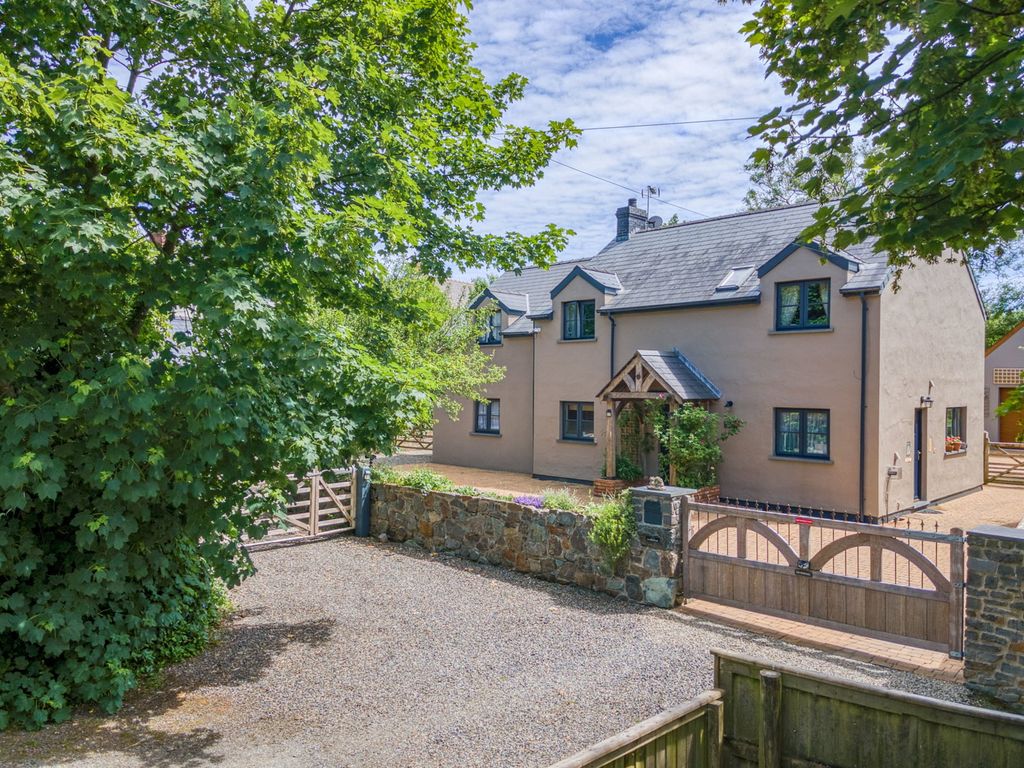 Property photo 1 of 39