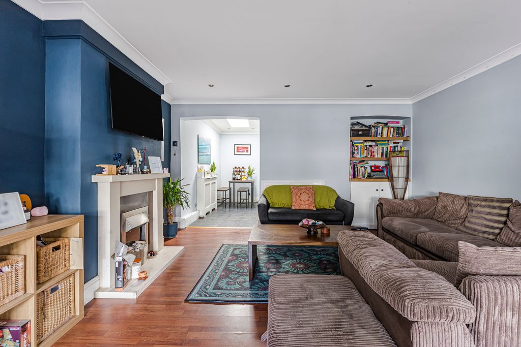 Property photo 1 of 20