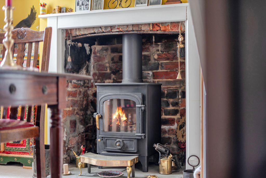 Property photo 3 of 17 1415536-10-699725...