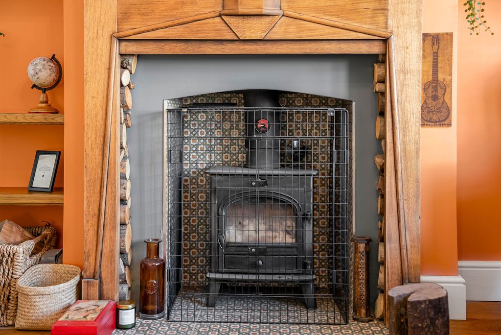 Property photo 3 of 28