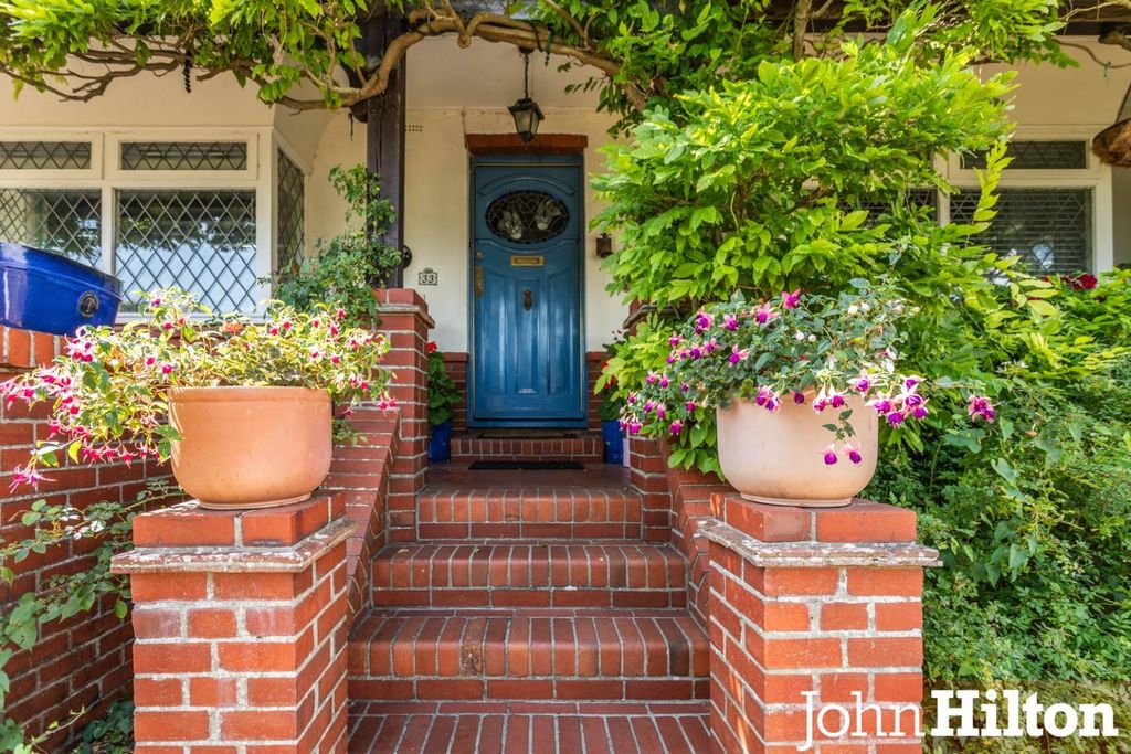 Property photo 2 of 37 Ashdown Avenue-15.Jpg