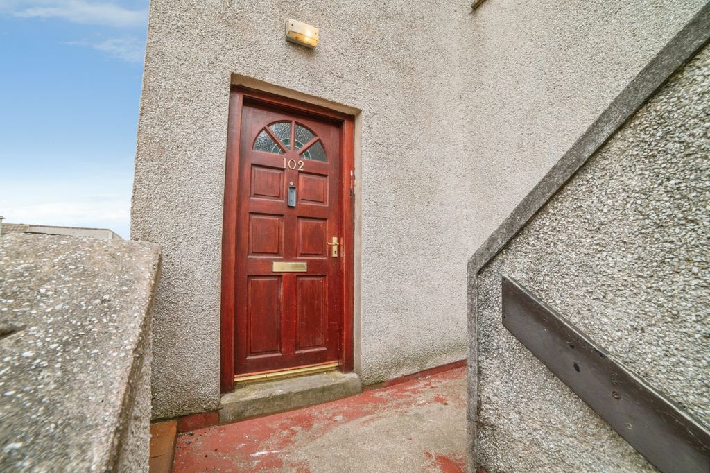 Property photo 2 of 15 Entrance