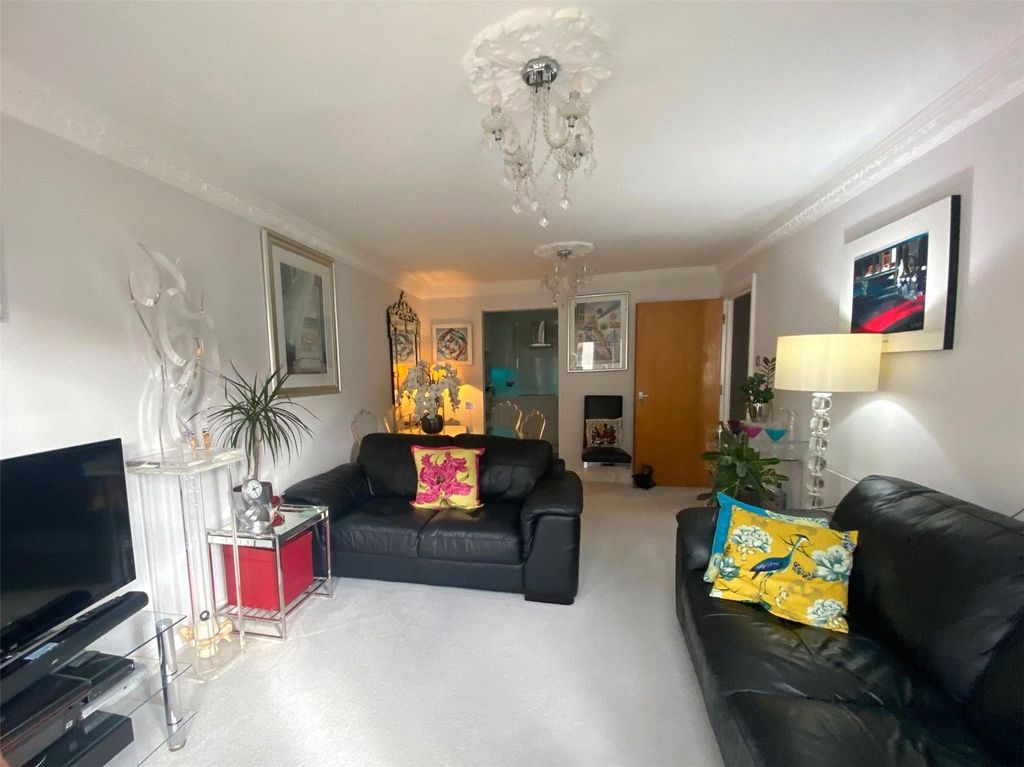 Property photo 1 of 11 Picture No. 17