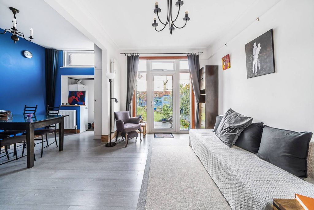 Property photo 1 of 18