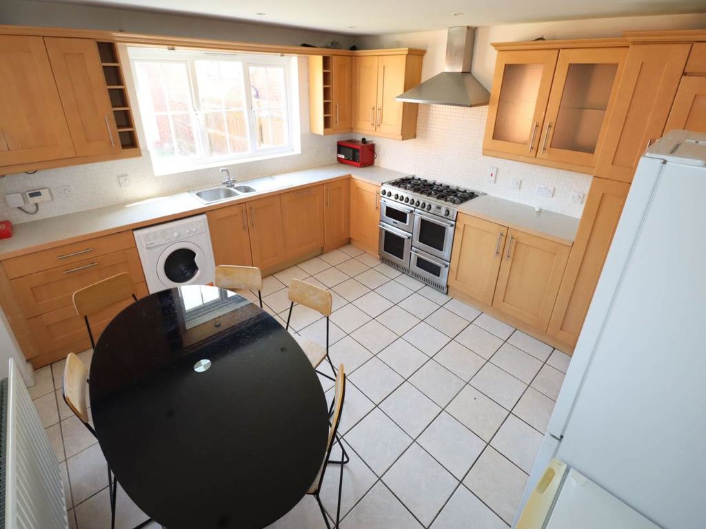 Property photo 3 of 15 9F87Abc8-0923-4A8E-859F-27d9Ff946Ddd