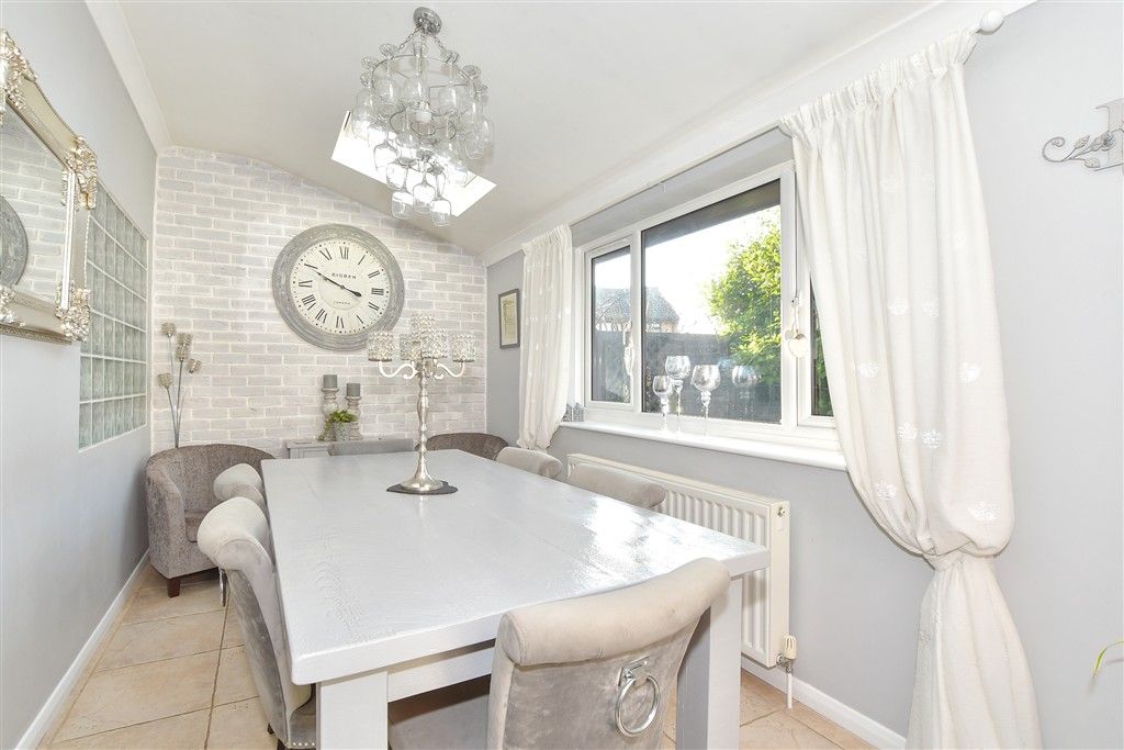 Property photo 3 of 16 Dining Area