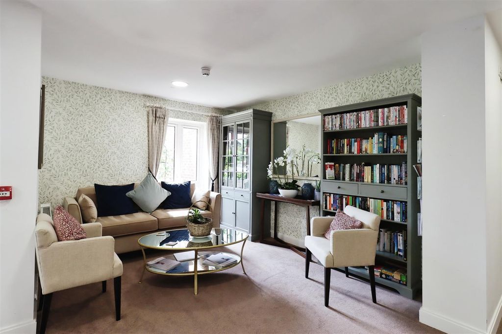 Property photo 2 of 14 Summerfield Place Lounge 2.Jpg