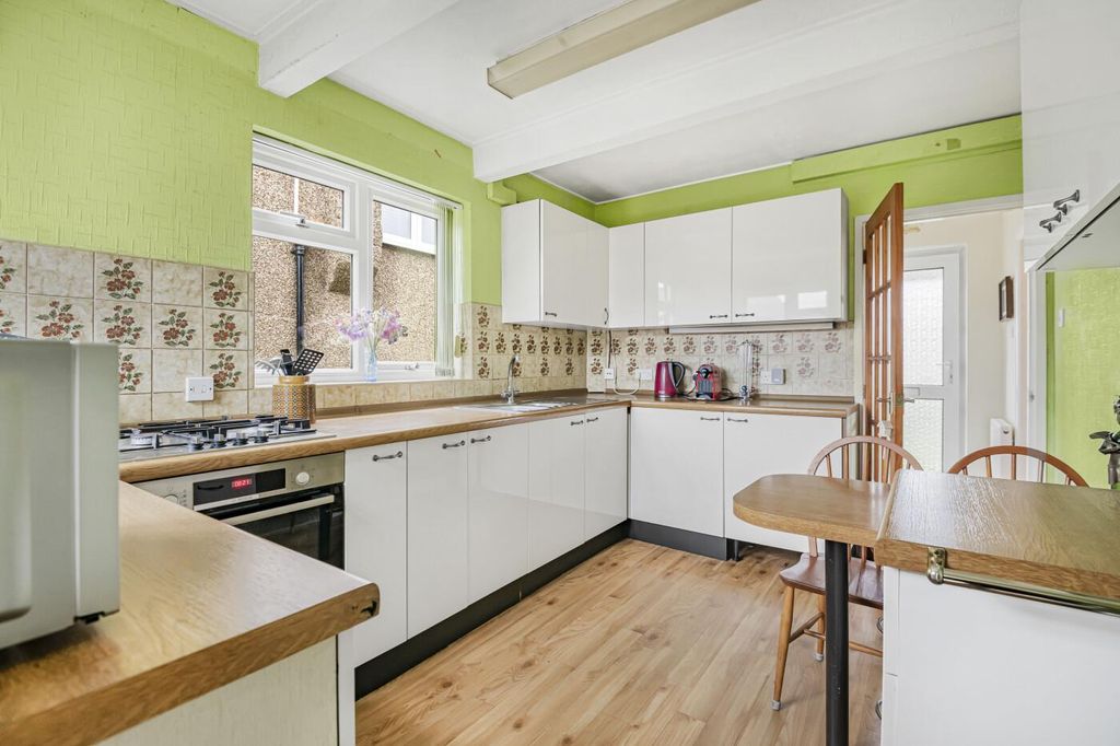 Property photo 3 of 21