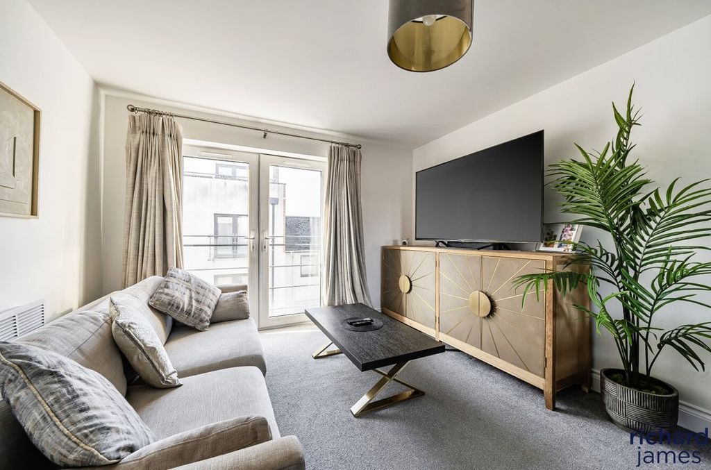 Property photo 2 of 19 E4Cfa180B1ee437680Fcfdf3c3Cad7c2