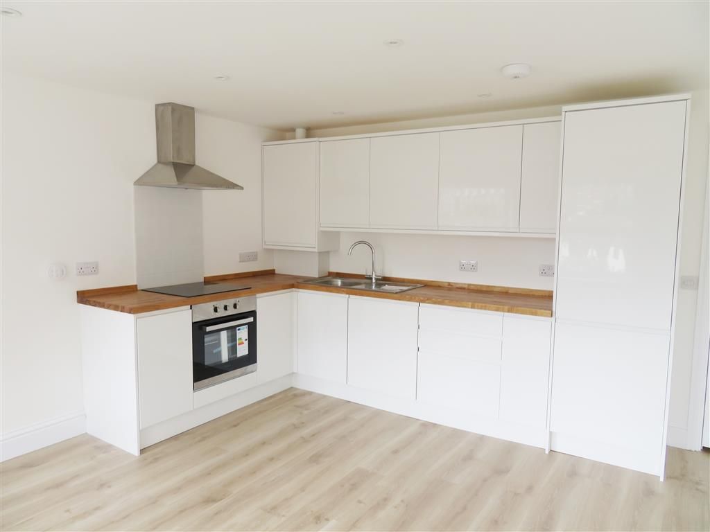 Property photo 2 of 6 Kitchen