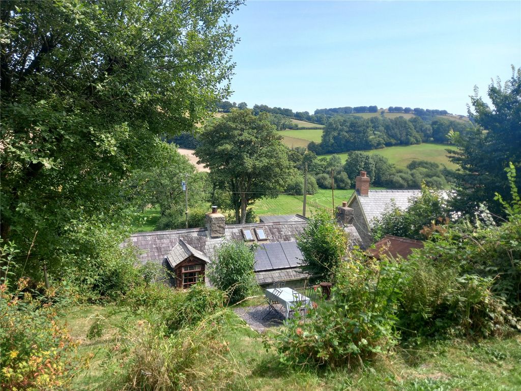 Property photo 2 of 28 Picture No. 02