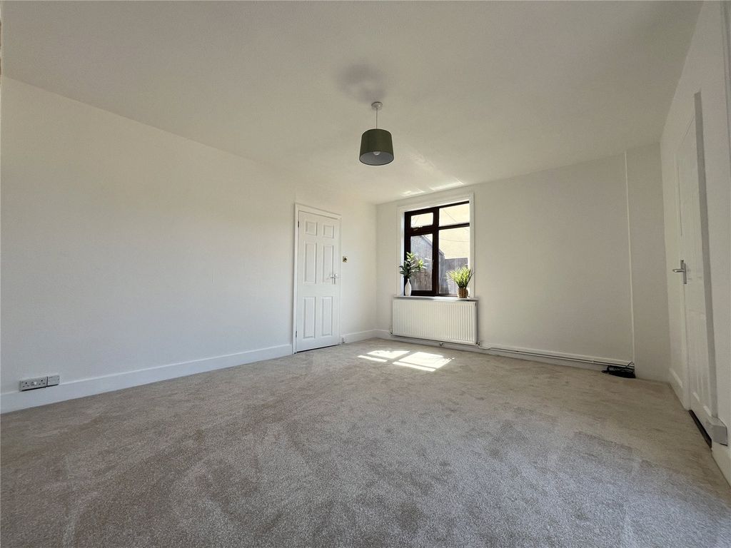 Property photo 3 of 14 Picture No. 15