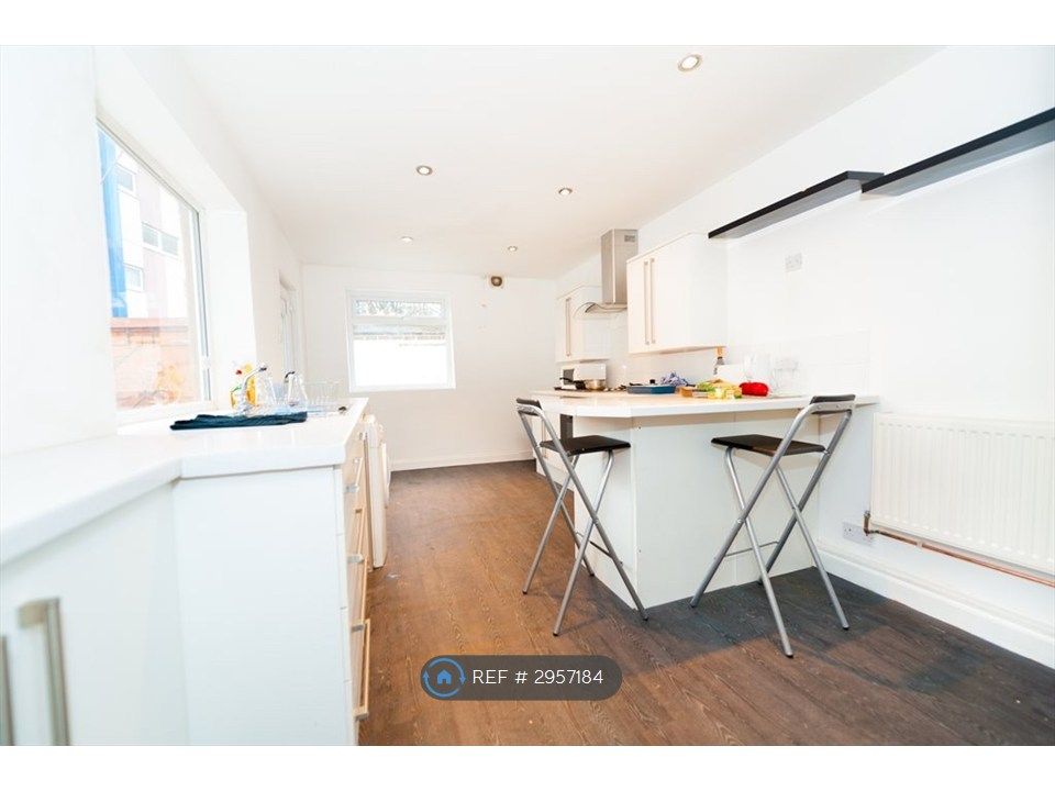 Property photo 2 of 3