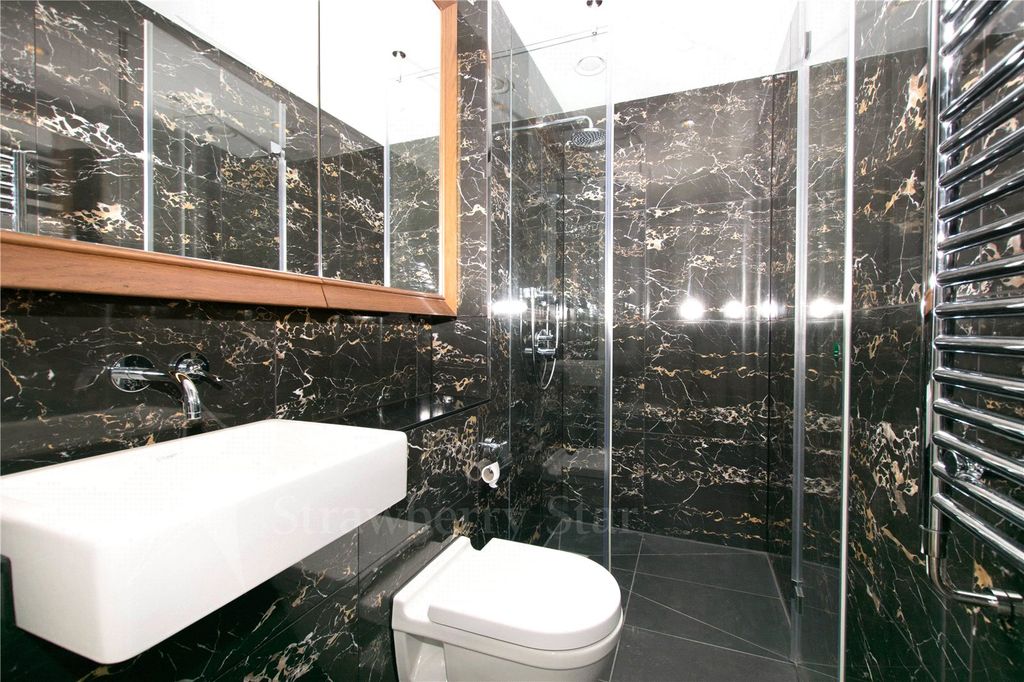 Property photo 3 of 12 Picture No. 21