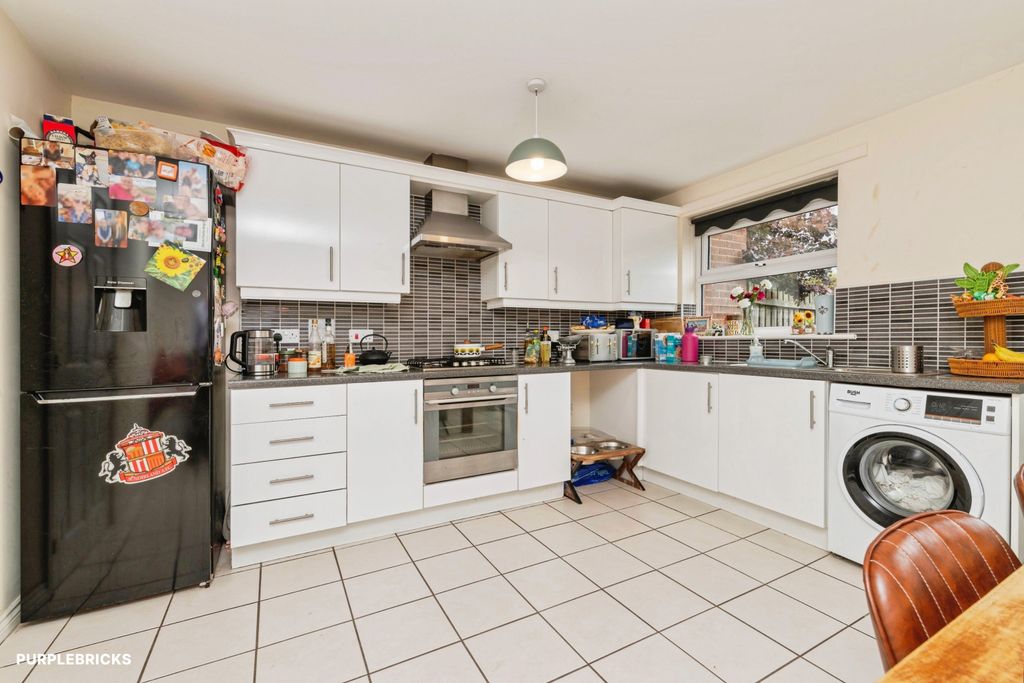 Property photo 2 of 22 Kitchen