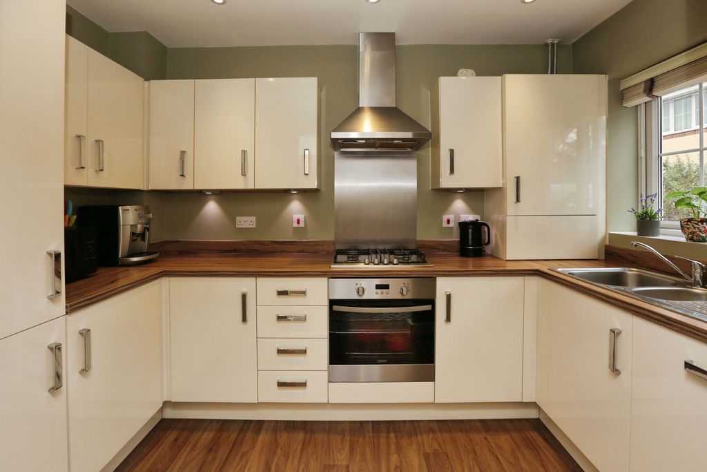 Property photo 3 of 20