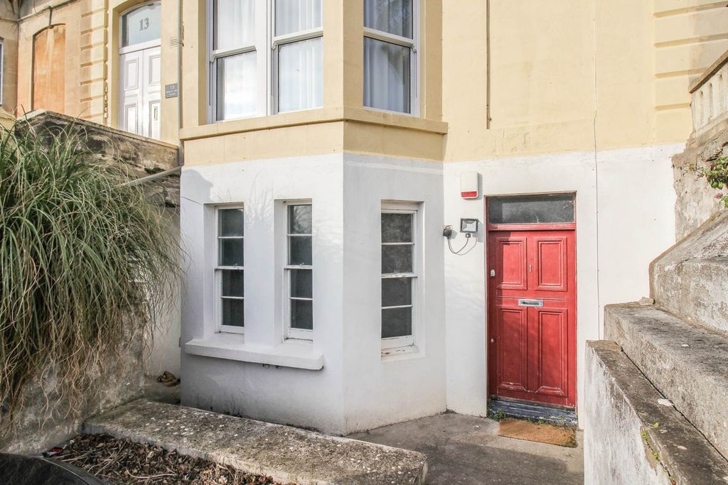 Property photo 2 of 9