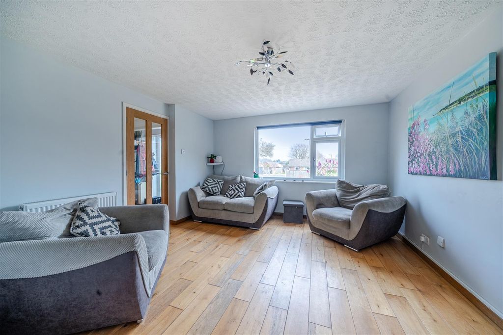 Property photo 2 of 26 1431679-22-69c15550Bd901.Jpg