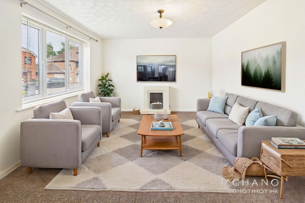Property photo 2 of 15