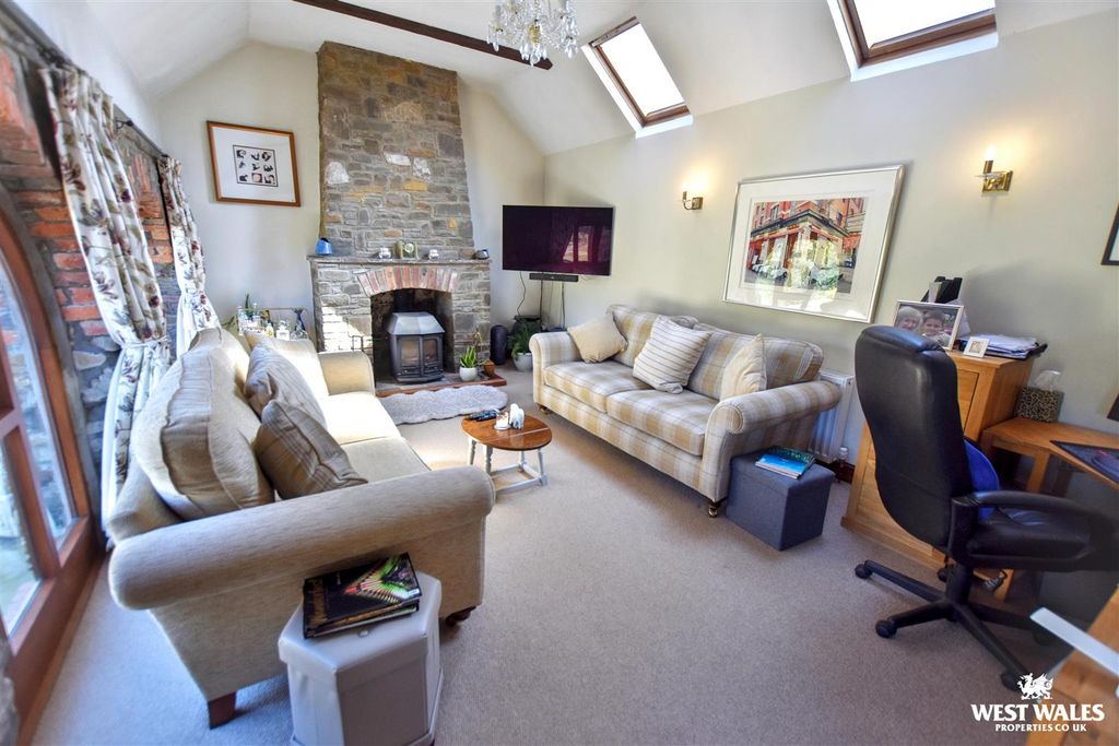 Property photo 2 of 34 20 (3).Jpg